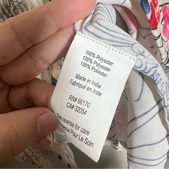 Anthropologie Geisha Barnes Pintucked Ivory Floral Abstract  Button Down Shirt - Picture 9 of 12